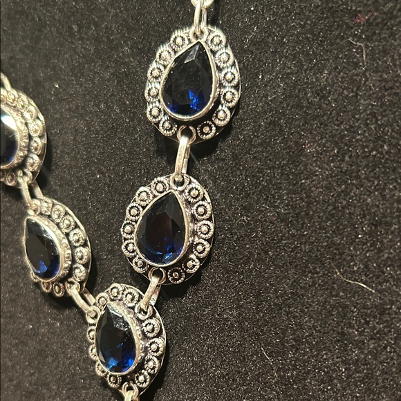Blue sapphire Gemstone 925
Silver Handmade
Necklace Size 16” - Picture 6 of 9